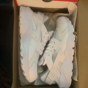 Nike Air Huarache white size 10.5